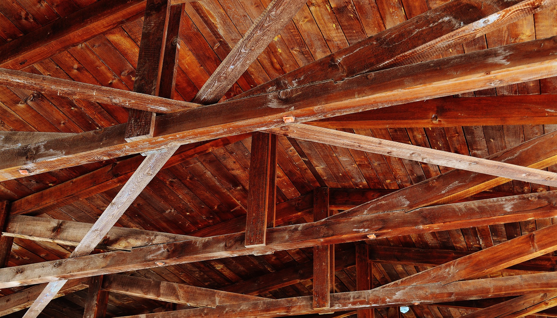 Drewno klejone warstwowo na więźbę dachową